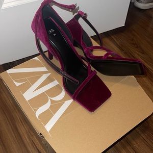 Heeled velvet sandals